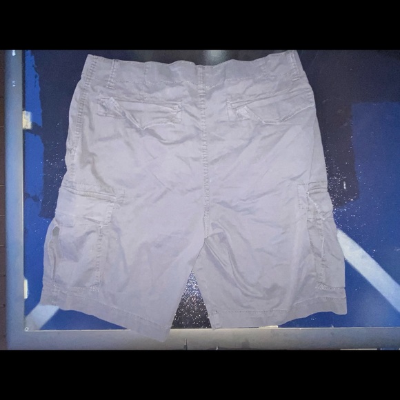 Old Navy Cargo Shorts Grey - Picture 2 of 2
